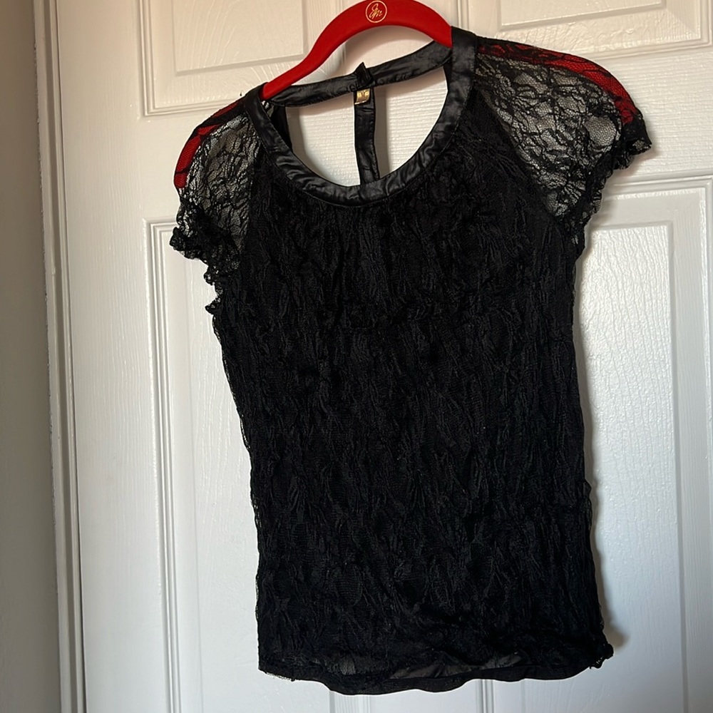 Vera wang size medium lace top